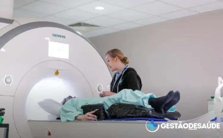 Mais de 100 mil exames de ressonância magnética realizados pelo UK Biobank
